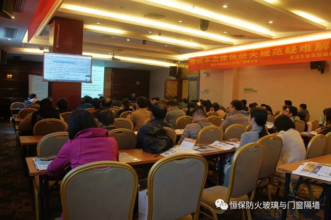 轎車冬天養護竅門 風擋玻璃宜用除冰劑